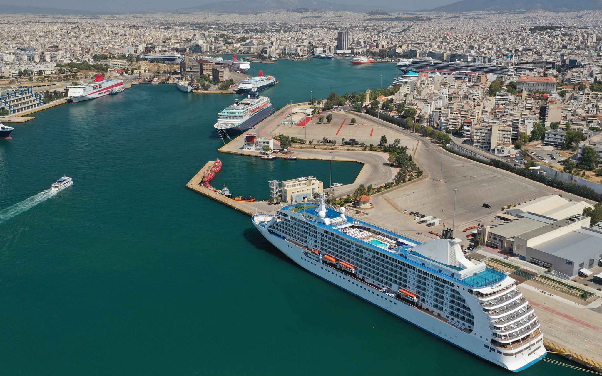piraeus_cruise_ship_shutter Greece Is